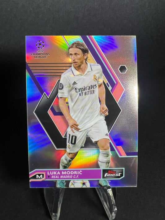 LUKA MODRIC TOPPS FINEST 2022 - 2023 Refractor